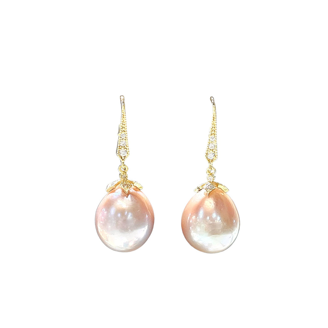 Lustrous Edison Pearl Earrings