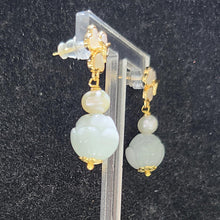 Load image into Gallery viewer, Curved Jadeite Earrings