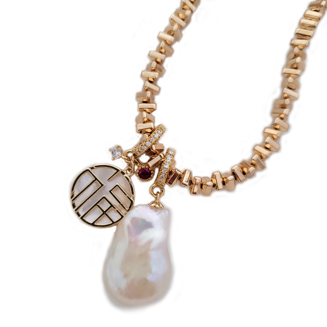 Keishi Pearl and 福 Charm Necklace